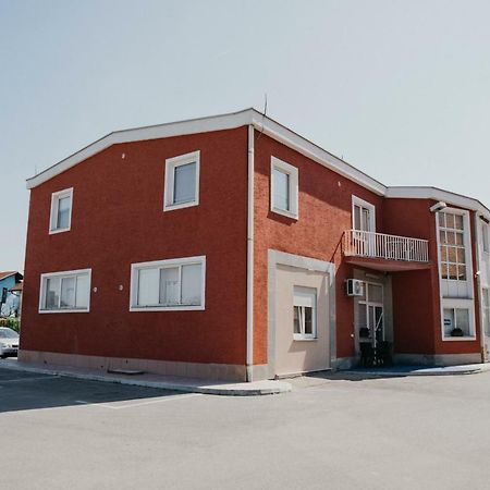 Guest House Sv. Nikola Dugo Selo Экстерьер фото